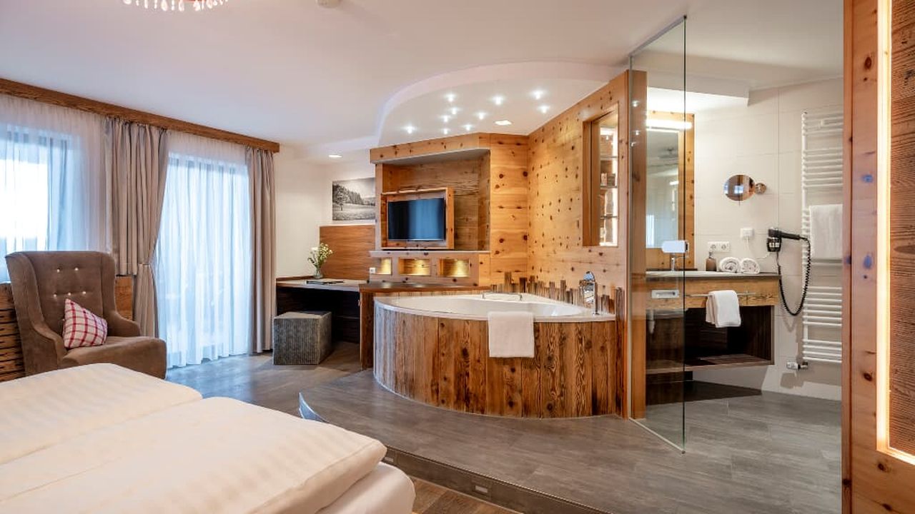 Wohlfühlzimmer Harmonie Deluxe mit Whirlpool Wohlfühlzimmer Harmonie Deluxe mit Whirlpool